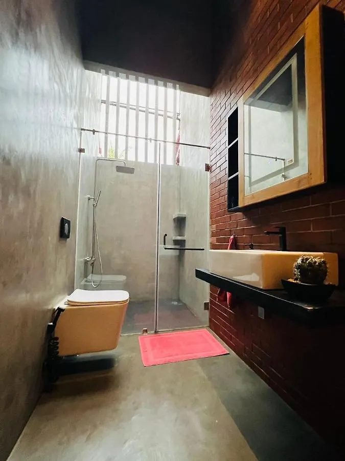 Negombo Morawala Beach Villa