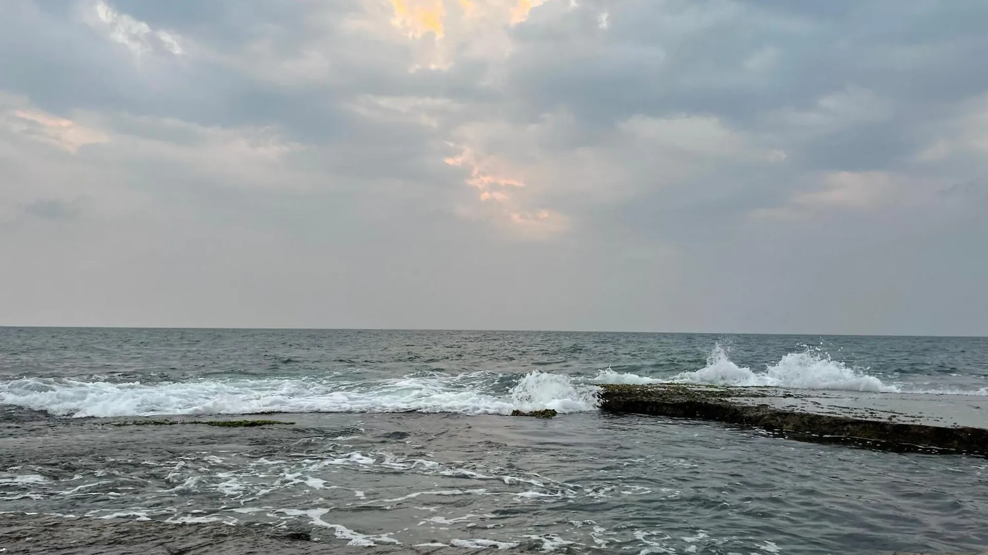 Negombo Morawala Beach Villa